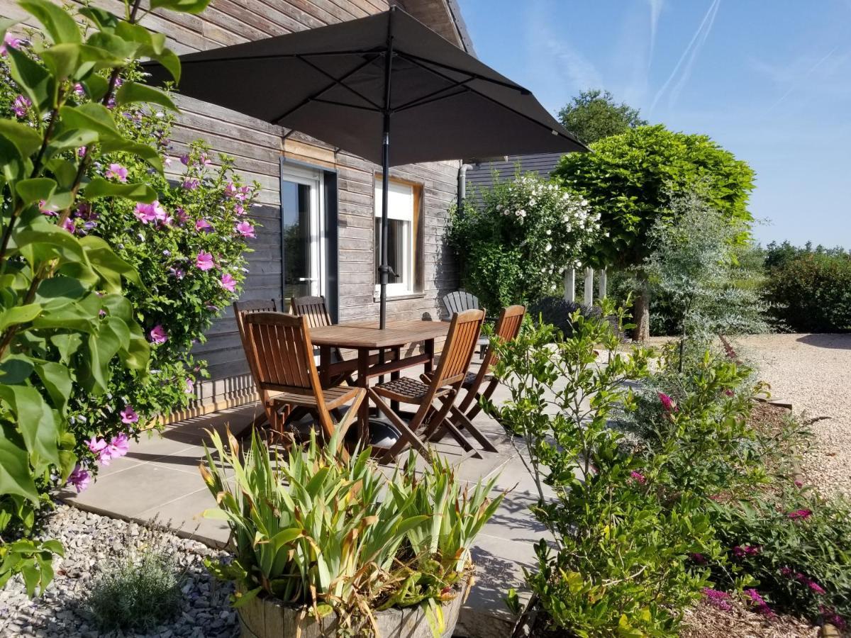 Gite De La Tuillere, Maison Contemporaine En Bois Avec Vue Et Piscine Saint-Aulaire Exterior foto
