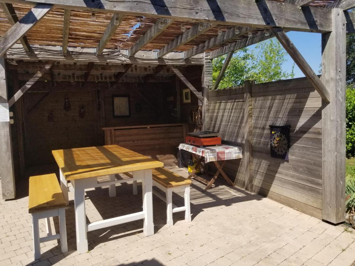 Gite De La Tuillere, Maison Contemporaine En Bois Avec Vue Et Piscine Saint-Aulaire Exterior foto